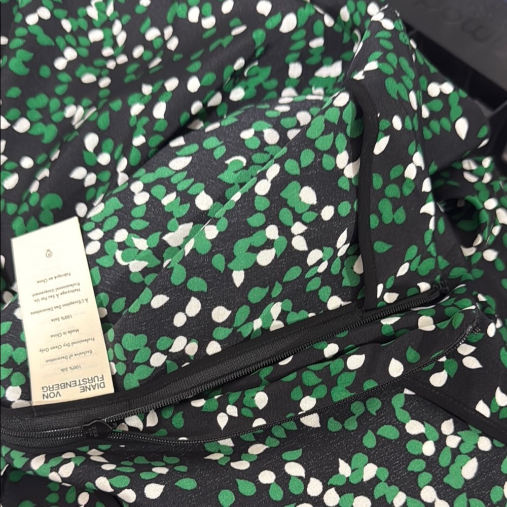 Diane Von Furstenberg Floral Green Black White Wide Leg High Rise SILK Pants - Picture 13 of 13